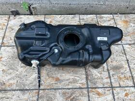 17201-5ee0b Nissan P408135 2020-2024 Versa Gasoline Fuel Reservoir Tank 1.6l Oem