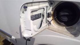 177.da1310 Nissan Armada 2010 Fuel Filler Door 381838