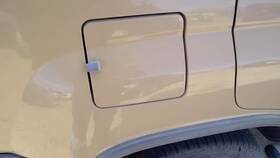 177.da1801 Nissan Xterra 2001 Fuel Filler Door 387214