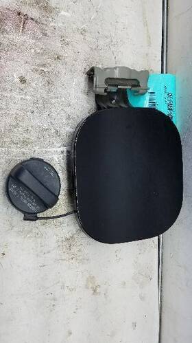 177.da1d15 Nissan Sentra 2015 Fuel Filler Door 821987