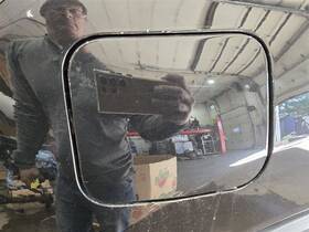 177.da1f20 Nissan Rogue 2020 Fuel Filler Door 601740 177.da1f20 Nissan Rogue 2020 Fuel Filler Door 601740