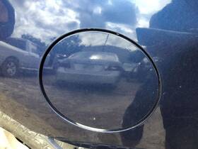 177.da1n16 Nissan Maxima 2016 Fuel Filler Door 881656