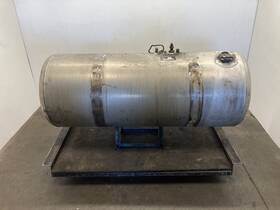 11-04654-087t141u Peterbilt 387 Left/driver Fuel Tank 135 Gallon - Used P/n 1104654087t141u