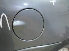 177.gm2q05 Pontiac Grand Am 2005 Fuel Filler Door 1819263