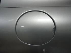 Pontiac 177.gm2u00 2000 Bonneville Fuel Filler Door