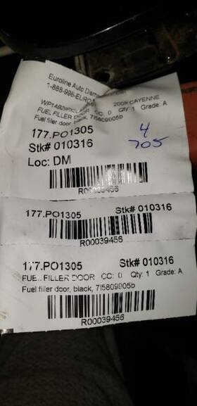 177.po1305 Porsche 2005 Fuel Filler Door Cayenne Aa 39456