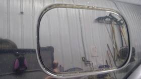 177.rv1l05 Rover Lr3 2005 Fuel Filler Door 1610410