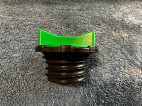 4391058 Saab 900 Oe Nos 43 91 058 Fuel Filler Cap Green Top Never Used