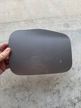 177.sc1205 Scion Xb 2004-2007 Fuel Filler Door Oem Silver 177.sc1205 Scion Xb 2004-2007 Fuel Filler Door Oem Silver