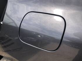 177.to1b09 Toyota 2009 Corolla Fuel Filler Gas Lid Door 954637