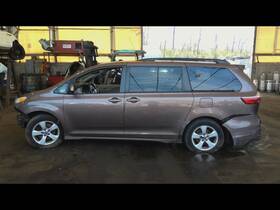 179.to1q18 Toyota Sienna 2018 Fuel Filler Neck 6558662