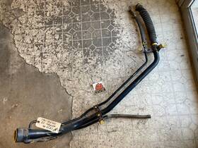 77201-0c020 Toyota 01-04 Sequoia Oem Fuel Filler Neck Pipe Inlet Hose