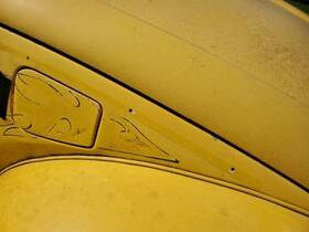 177.vw1b70 Volkswagen 1970 Beetle 1600 Oem Fuel Gas Filler Door Lid Yellow