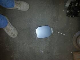 177.vw1j03 Volkswagen Jetta 2003 Fuel Filler Door