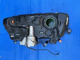 31372612 Volvo 16-20 Xc90 Awd Fuel Gas Tank Reservoir And Heat Shield Oem