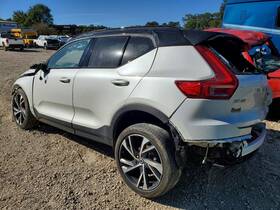 323121996 Volvo Used Fuel Tank Fits 2022 Xc40 Grade A