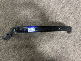 32325557 Volvo 2022-2025 Xc60 Xc90 Fuel Tank Strap Bb146